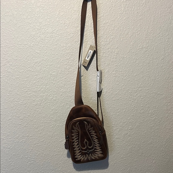 Ariat Handbags - Ariat Chestnut Leather Crossbody Bag